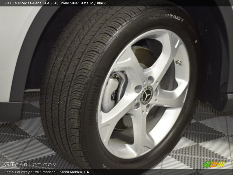 Polar Silver Metallic / Black 2018 Mercedes-Benz GLA 250