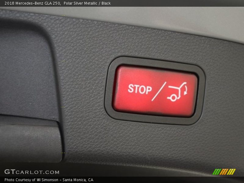 Polar Silver Metallic / Black 2018 Mercedes-Benz GLA 250