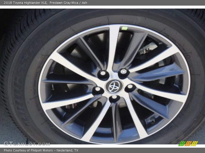 Predawn Gray Mica / Ash 2018 Toyota Highlander XLE