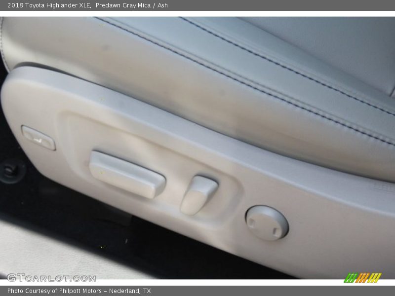 Predawn Gray Mica / Ash 2018 Toyota Highlander XLE