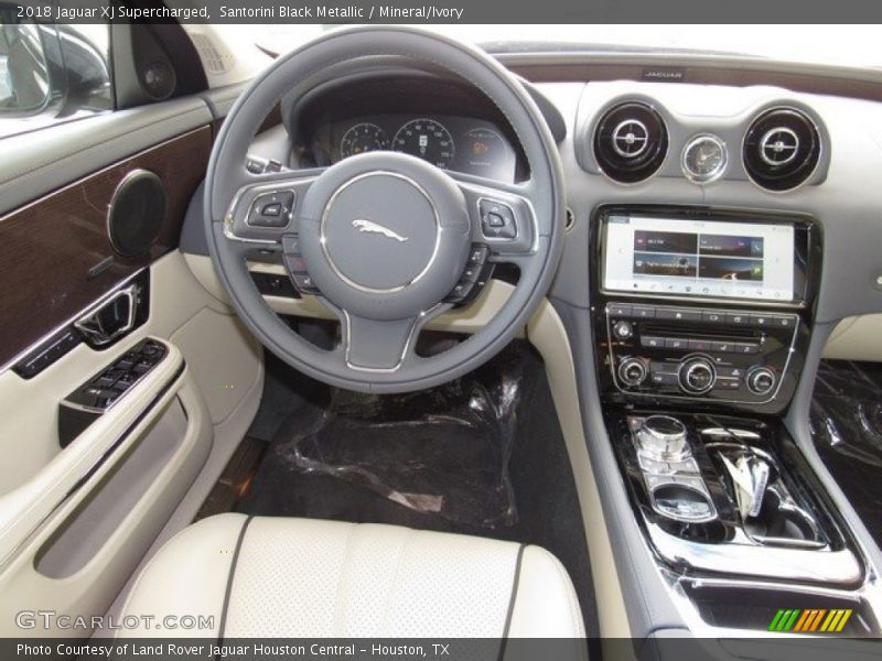 Santorini Black Metallic / Mineral/Ivory 2018 Jaguar XJ Supercharged