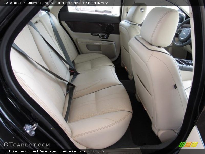 Santorini Black Metallic / Mineral/Ivory 2018 Jaguar XJ Supercharged