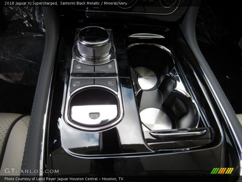 Santorini Black Metallic / Mineral/Ivory 2018 Jaguar XJ Supercharged