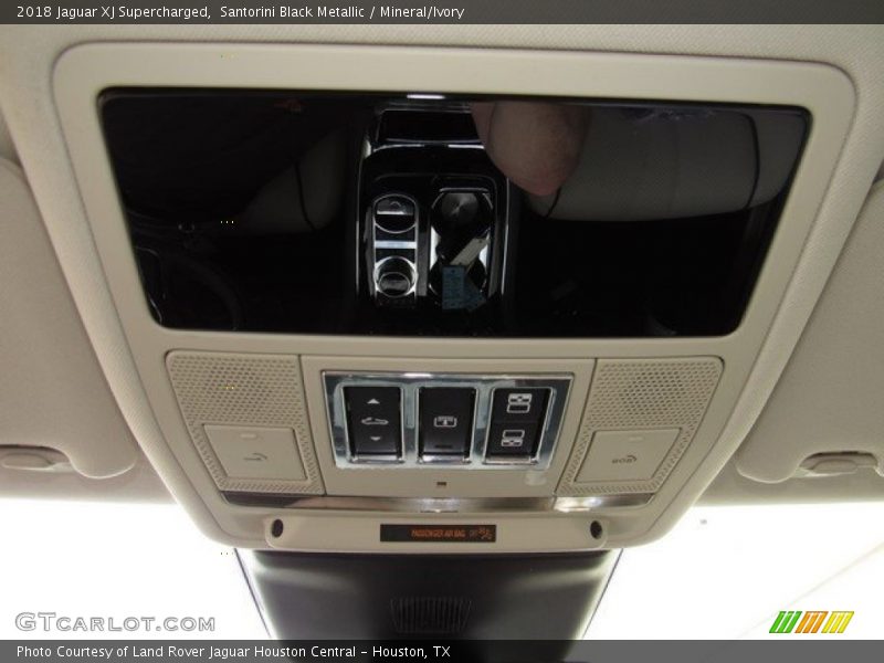 Santorini Black Metallic / Mineral/Ivory 2018 Jaguar XJ Supercharged