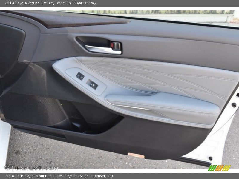 Wind Chill Pearl / Gray 2019 Toyota Avalon Limited