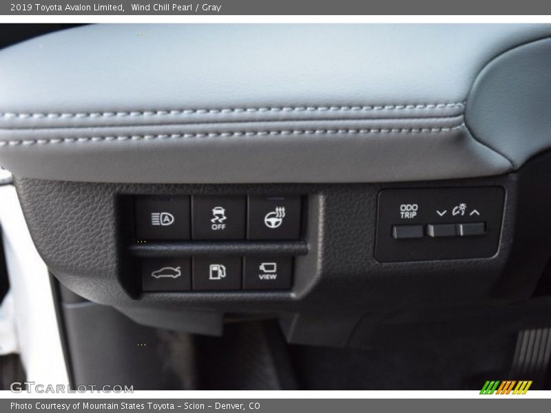 Wind Chill Pearl / Gray 2019 Toyota Avalon Limited