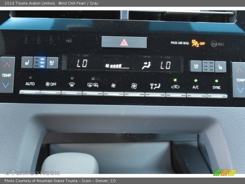 Wind Chill Pearl / Gray 2019 Toyota Avalon Limited