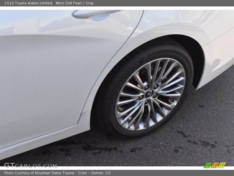 Wind Chill Pearl / Gray 2019 Toyota Avalon Limited