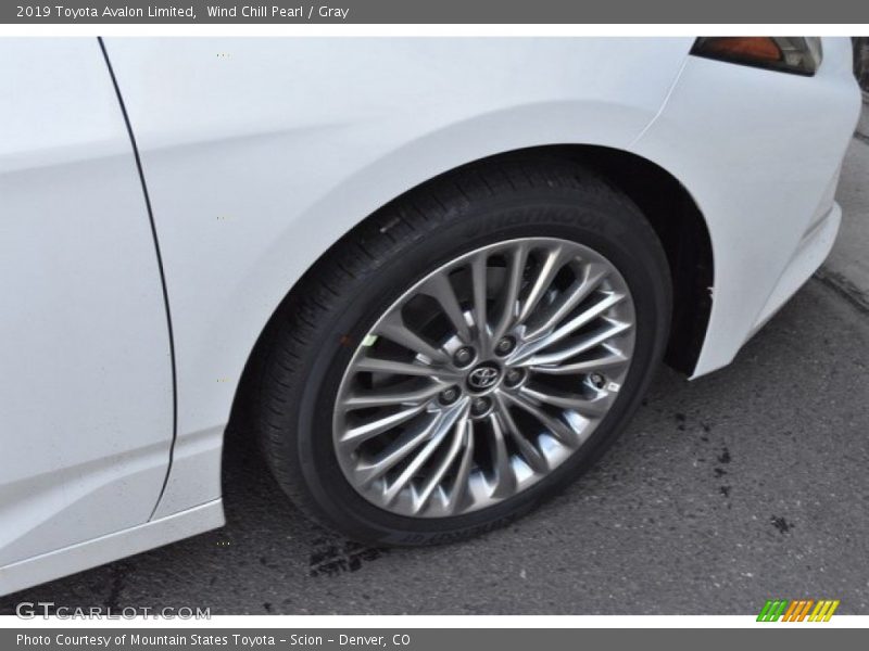 Wind Chill Pearl / Gray 2019 Toyota Avalon Limited