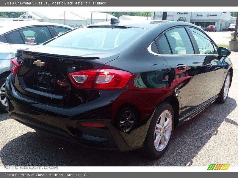 Mosaic Black Metallic / Jet Black 2018 Chevrolet Cruze LT