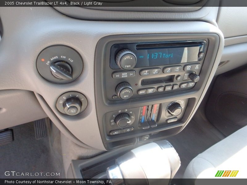 Black / Light Gray 2005 Chevrolet TrailBlazer LT 4x4