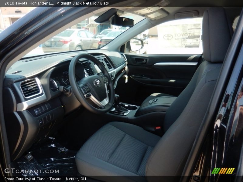 Midnight Black Metallic / Black 2018 Toyota Highlander LE
