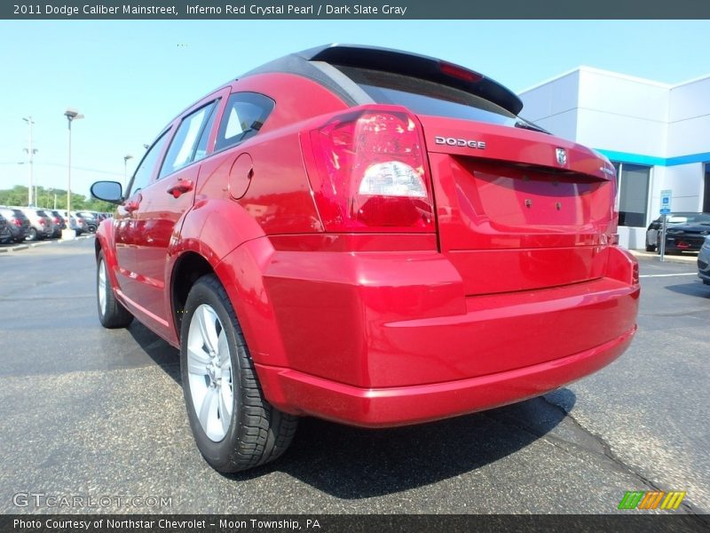 Inferno Red Crystal Pearl / Dark Slate Gray 2011 Dodge Caliber Mainstreet
