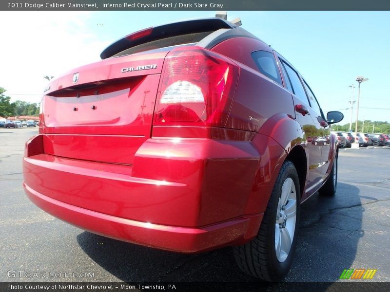 Inferno Red Crystal Pearl / Dark Slate Gray 2011 Dodge Caliber Mainstreet