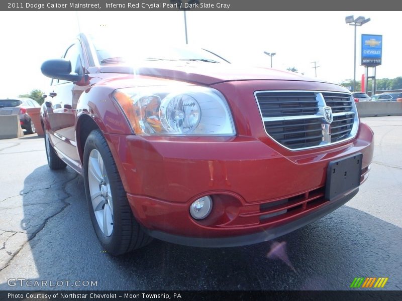 Inferno Red Crystal Pearl / Dark Slate Gray 2011 Dodge Caliber Mainstreet