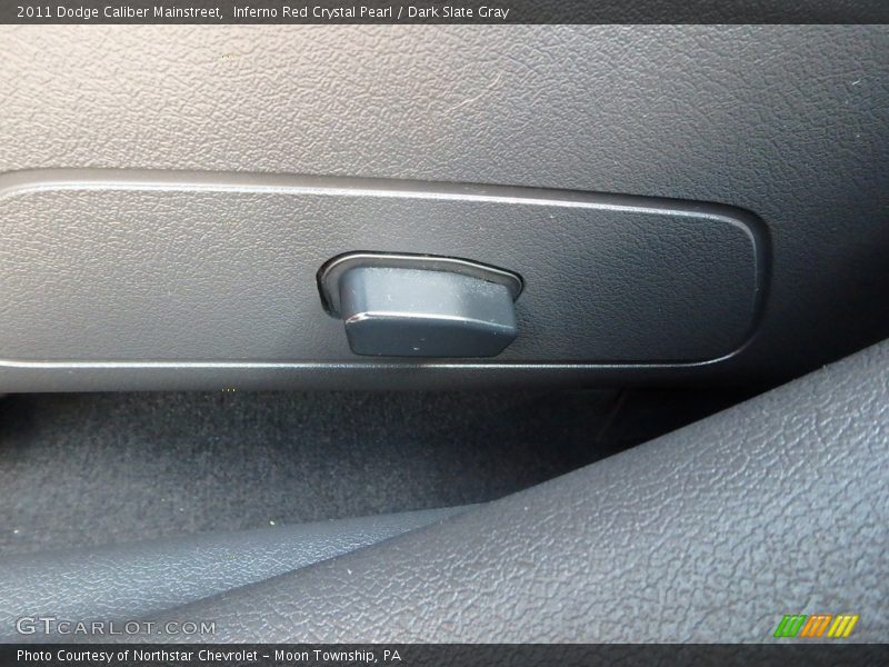 Inferno Red Crystal Pearl / Dark Slate Gray 2011 Dodge Caliber Mainstreet