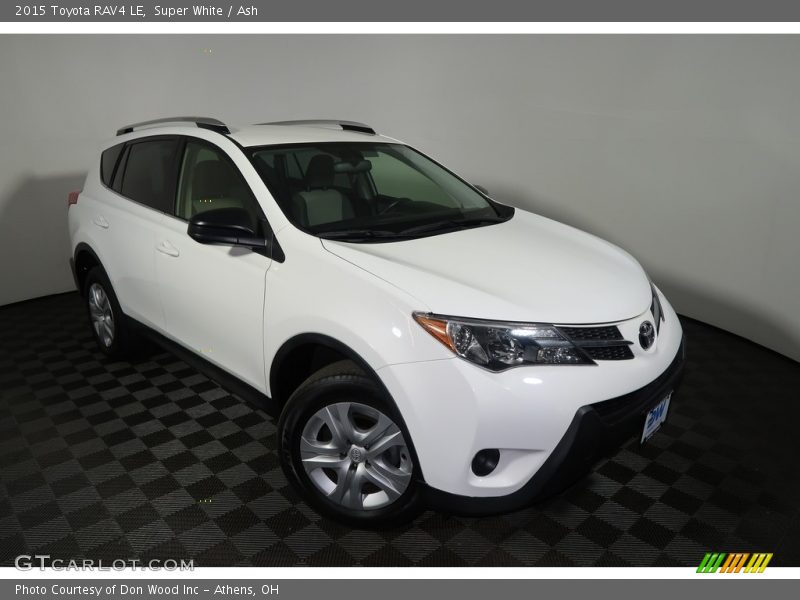 Super White / Ash 2015 Toyota RAV4 LE