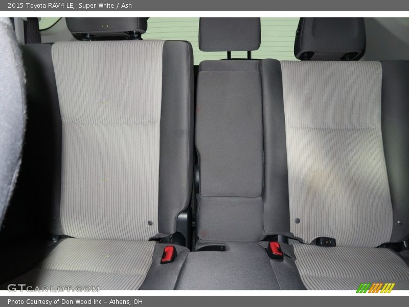 Super White / Ash 2015 Toyota RAV4 LE