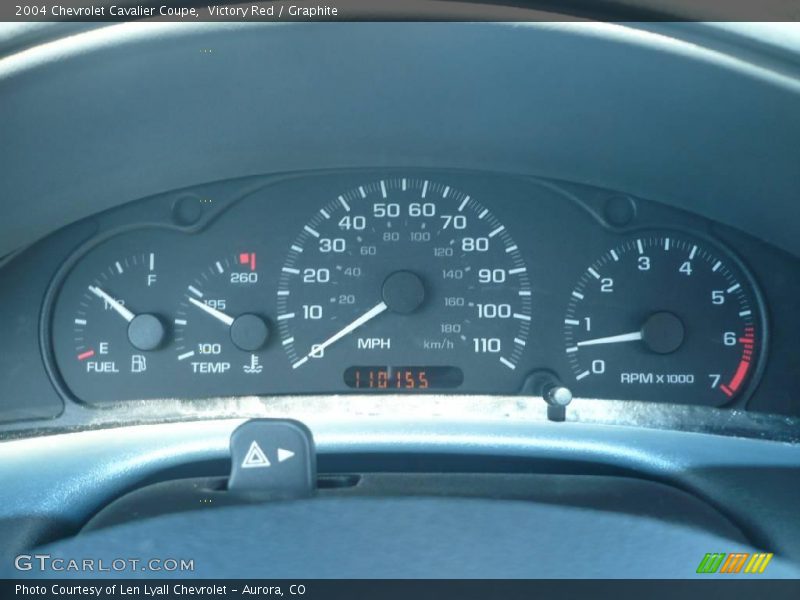 Victory Red / Graphite 2004 Chevrolet Cavalier Coupe