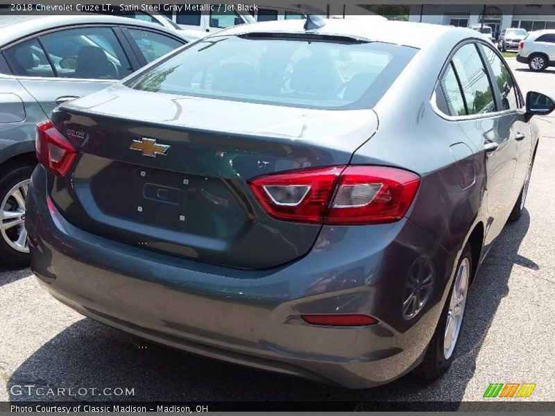 Satin Steel Gray Metallic / Jet Black 2018 Chevrolet Cruze LT