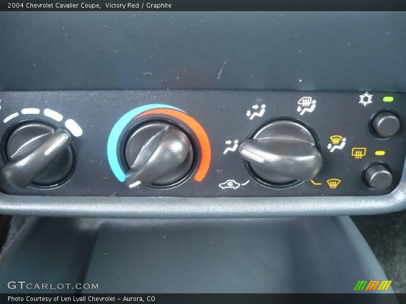 Victory Red / Graphite 2004 Chevrolet Cavalier Coupe