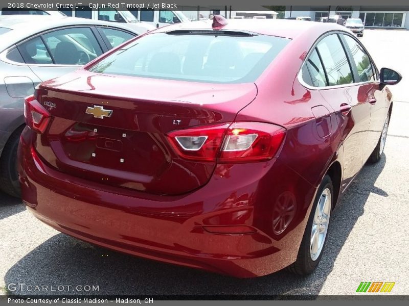 Cajun Red Tintcoat / Jet Black 2018 Chevrolet Cruze LT