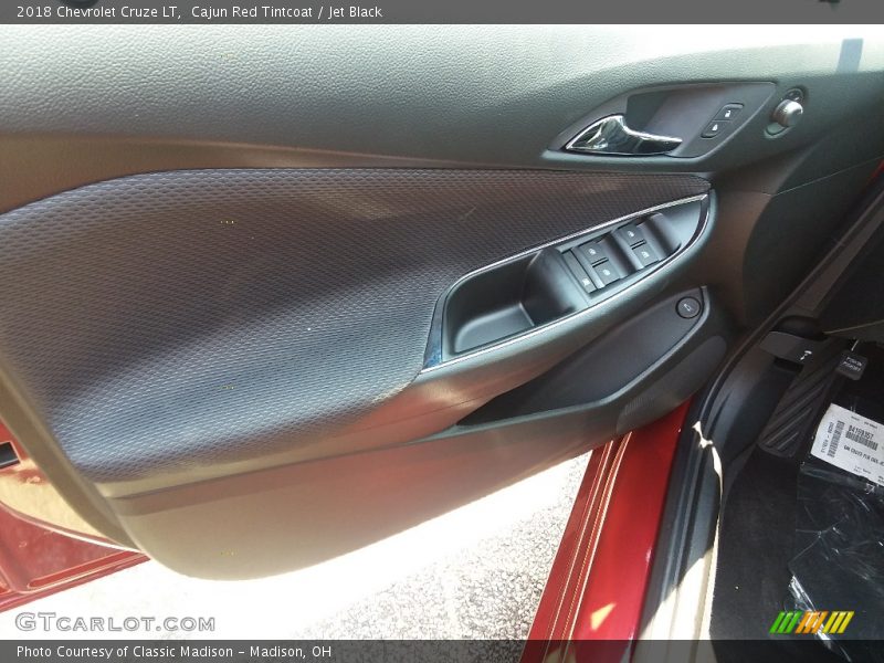 Cajun Red Tintcoat / Jet Black 2018 Chevrolet Cruze LT