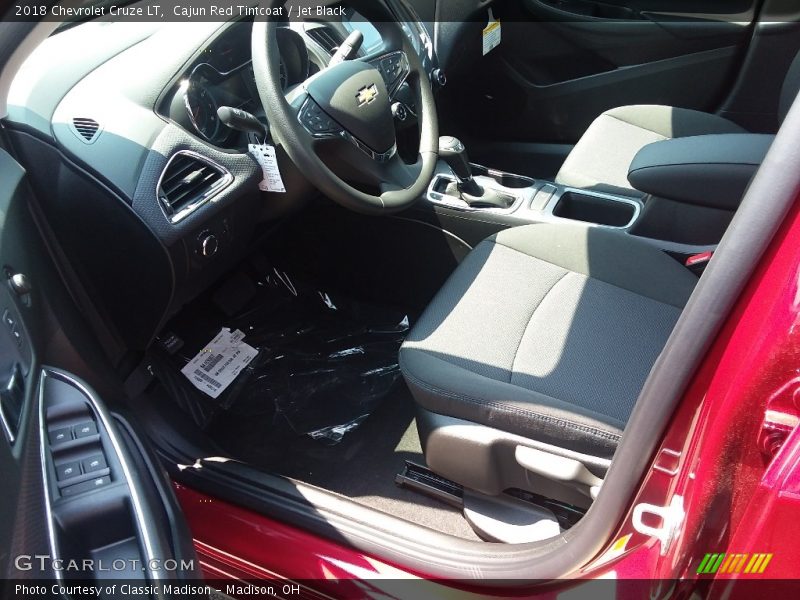 Cajun Red Tintcoat / Jet Black 2018 Chevrolet Cruze LT