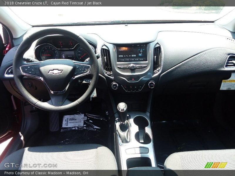 Cajun Red Tintcoat / Jet Black 2018 Chevrolet Cruze LT
