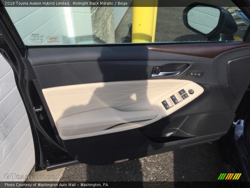 Midnight Black Metallic / Beige 2019 Toyota Avalon Hybrid Limited