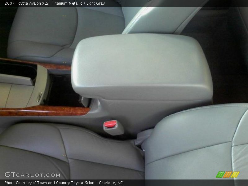 Titanium Metallic / Light Gray 2007 Toyota Avalon XLS