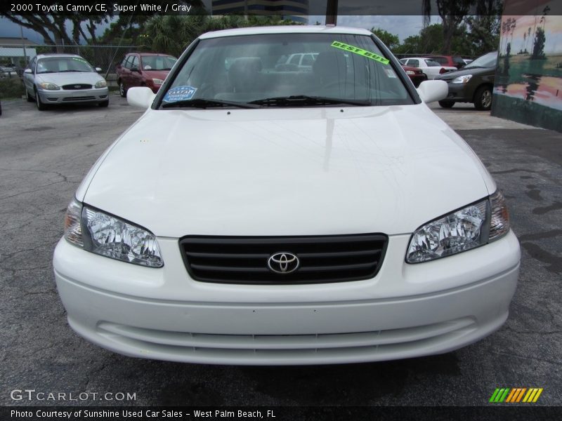 Super White / Gray 2000 Toyota Camry CE