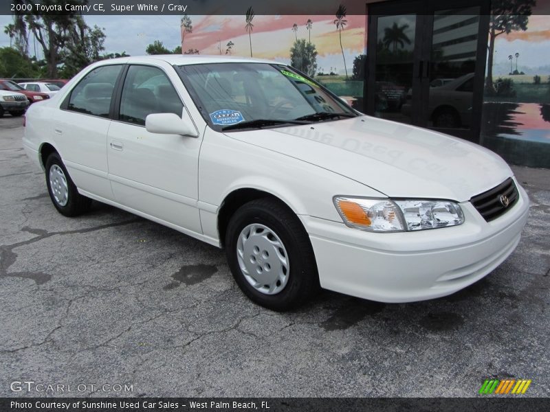 Super White / Gray 2000 Toyota Camry CE