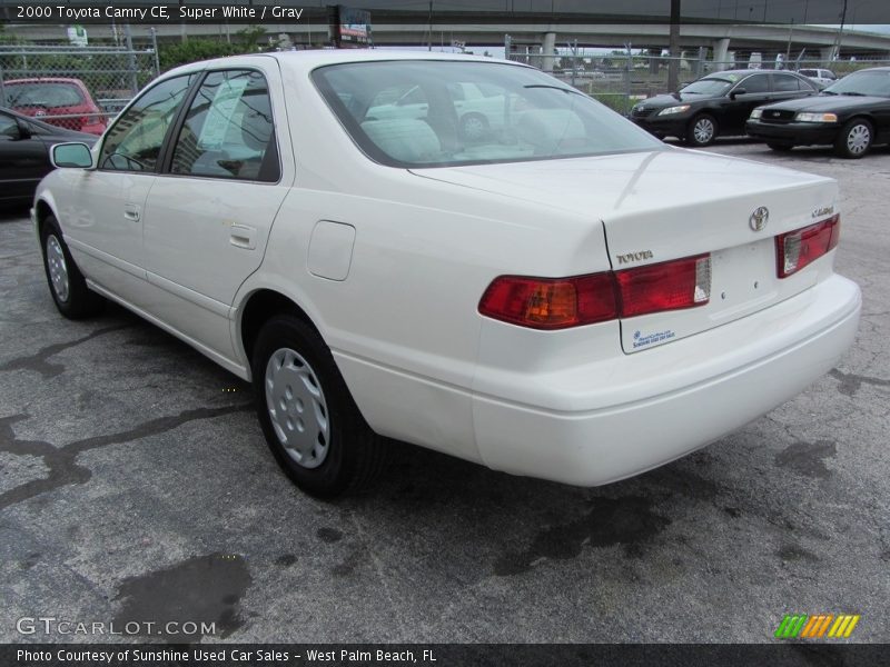 Super White / Gray 2000 Toyota Camry CE