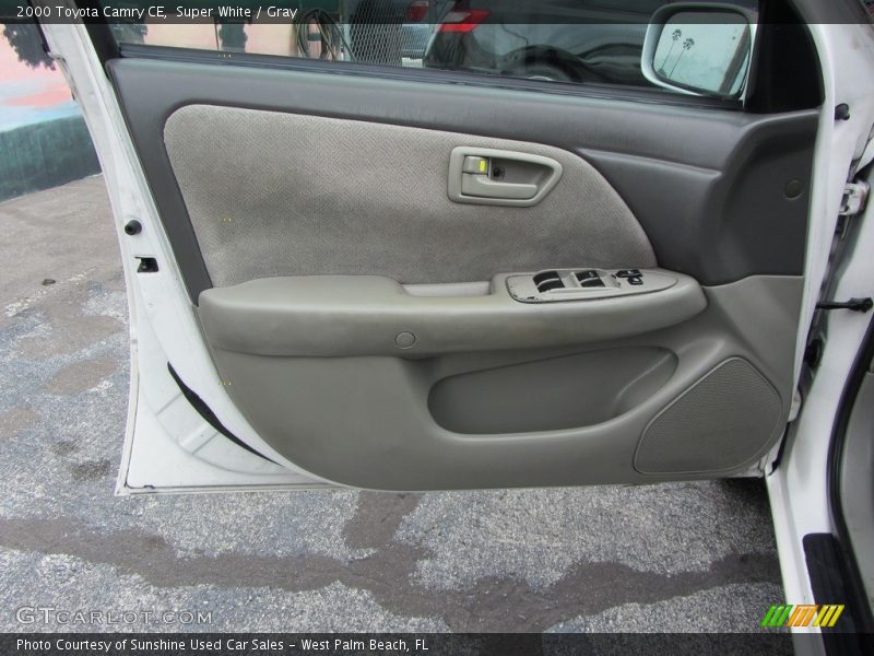 Super White / Gray 2000 Toyota Camry CE