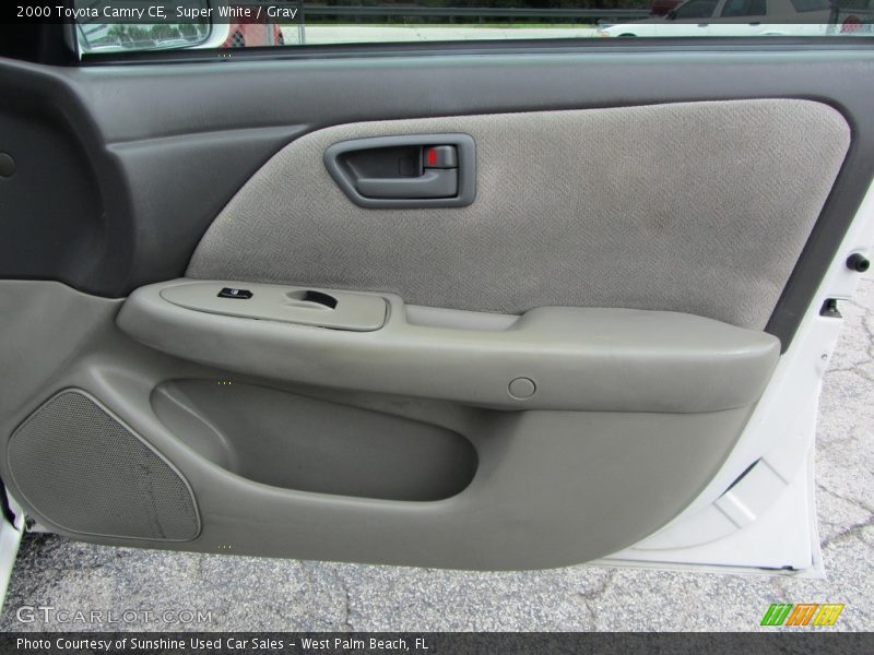 Super White / Gray 2000 Toyota Camry CE