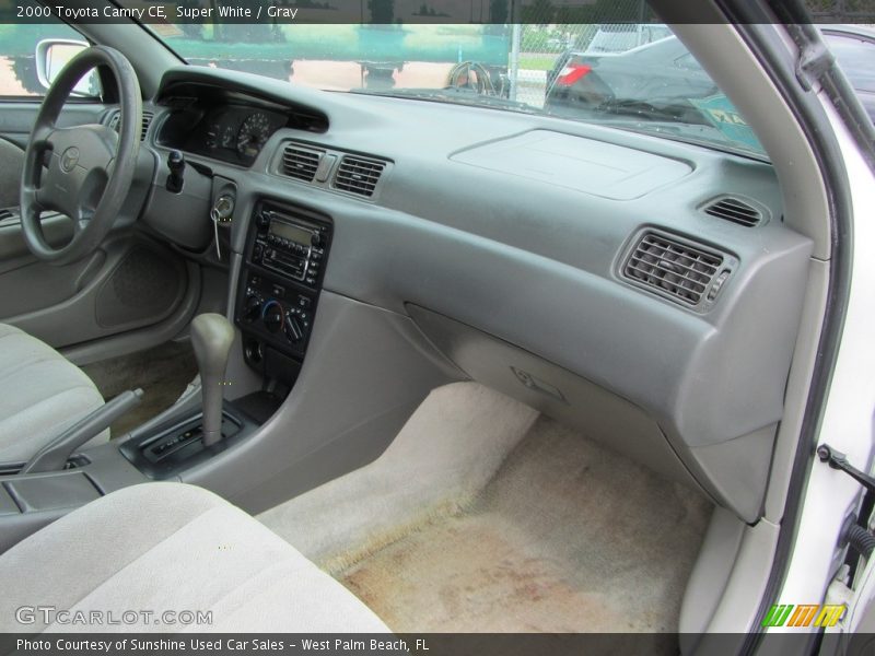 Super White / Gray 2000 Toyota Camry CE