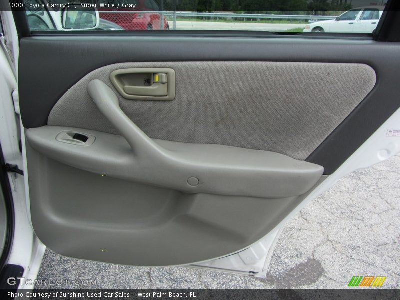 Super White / Gray 2000 Toyota Camry CE