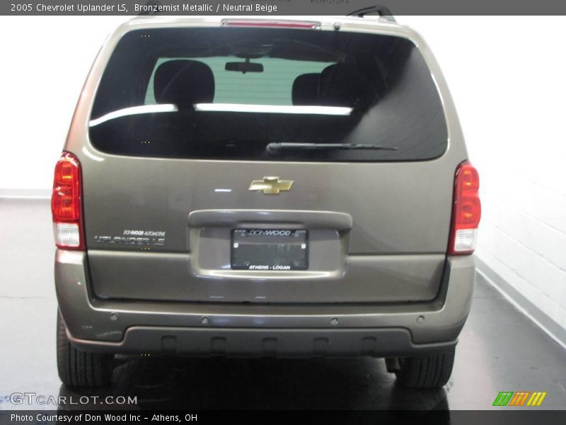 Bronzemist Metallic / Neutral Beige 2005 Chevrolet Uplander LS