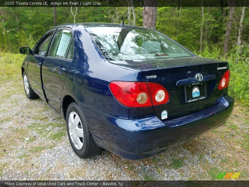 Indigo Ink Pearl / Light Gray 2005 Toyota Corolla LE
