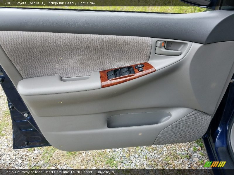 Indigo Ink Pearl / Light Gray 2005 Toyota Corolla LE