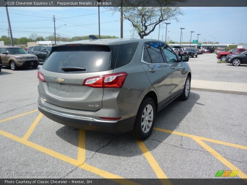 Pepperdust Metallic / Jet Black 2018 Chevrolet Equinox LT