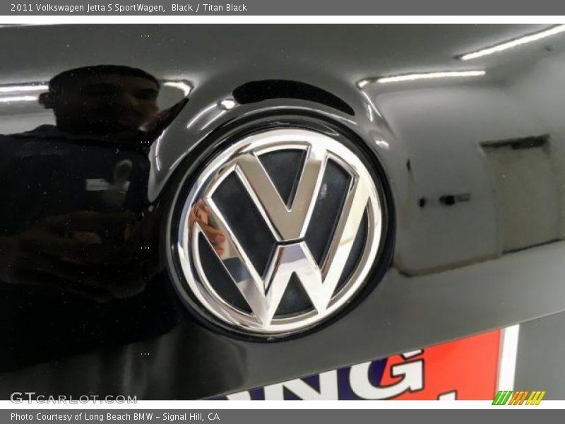 Black / Titan Black 2011 Volkswagen Jetta S SportWagen