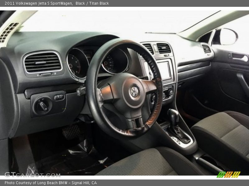 Black / Titan Black 2011 Volkswagen Jetta S SportWagen