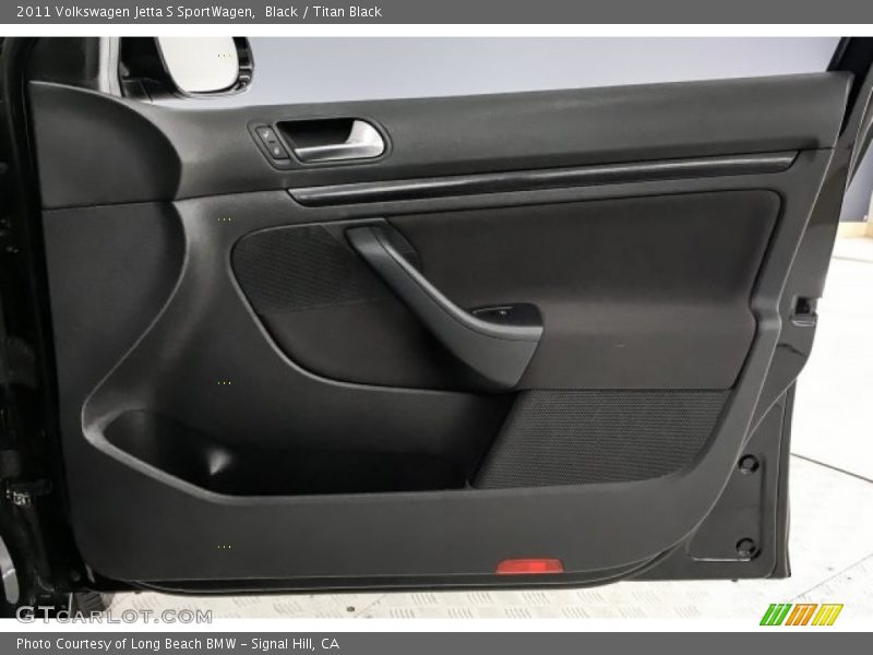Black / Titan Black 2011 Volkswagen Jetta S SportWagen