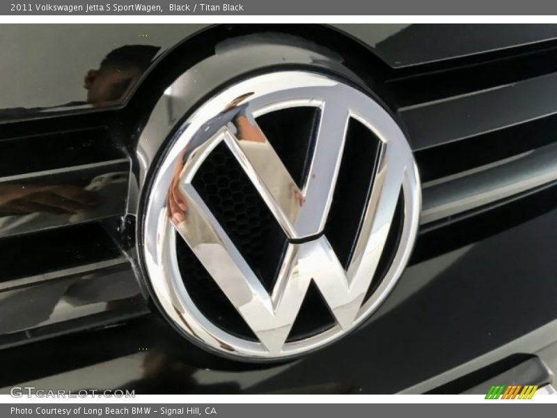 Black / Titan Black 2011 Volkswagen Jetta S SportWagen