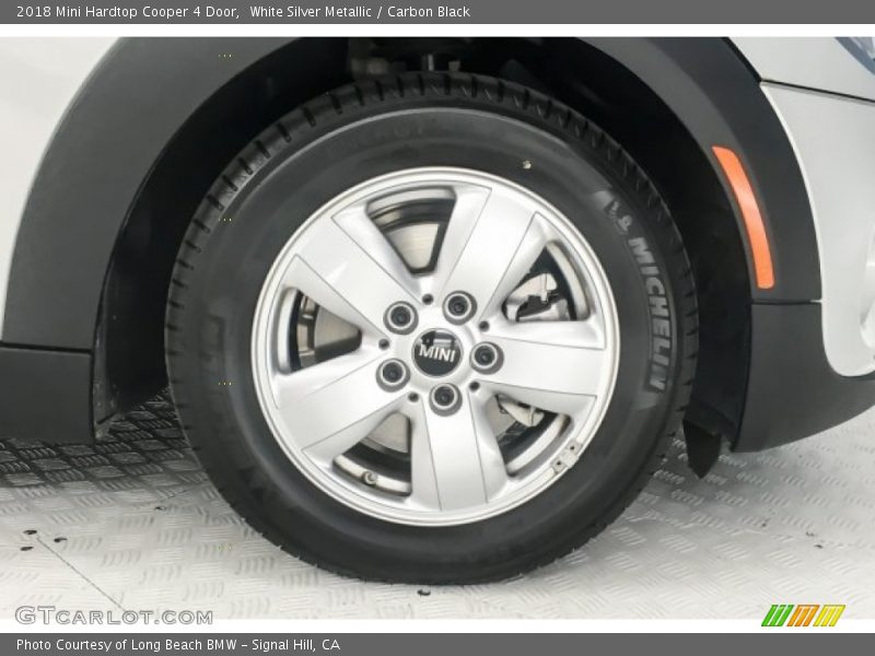 White Silver Metallic / Carbon Black 2018 Mini Hardtop Cooper 4 Door