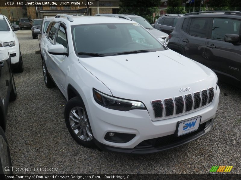 Bright White / Black 2019 Jeep Cherokee Latitude