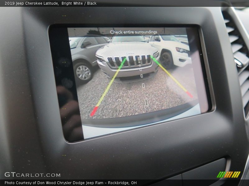 Bright White / Black 2019 Jeep Cherokee Latitude