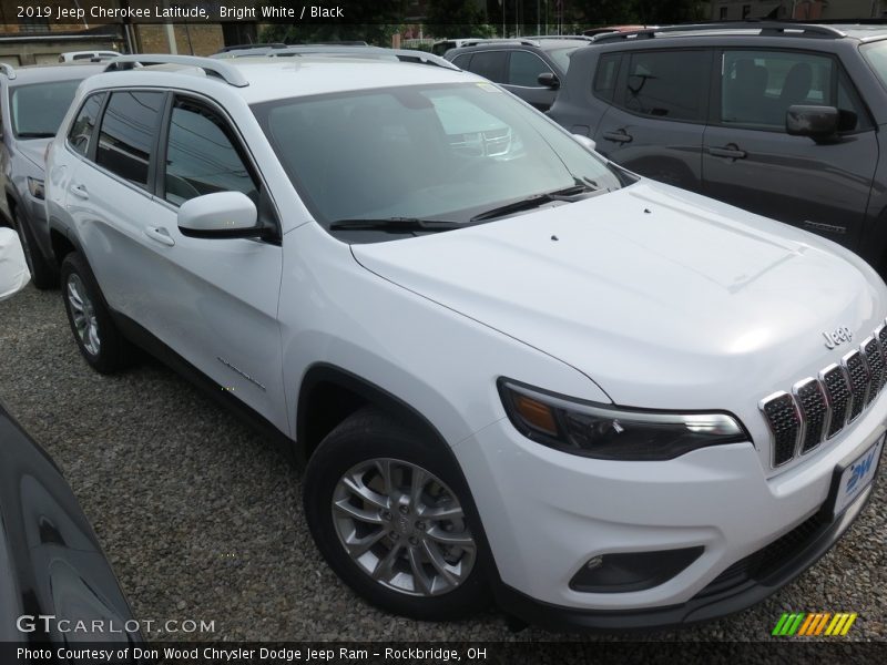 Bright White / Black 2019 Jeep Cherokee Latitude